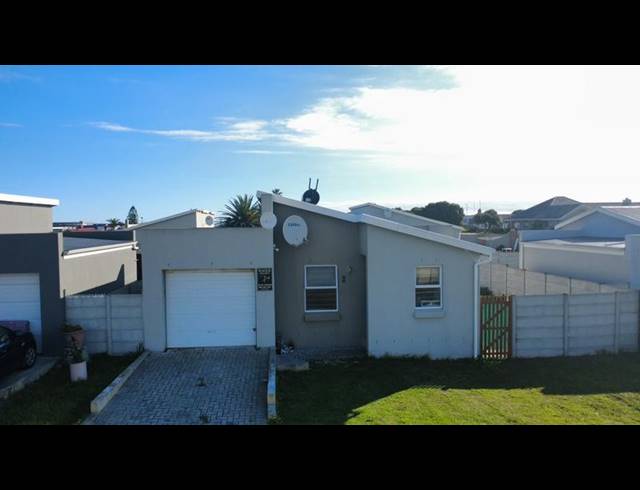 3 BEDROOM HOUSE FOR SALE IN GANSBAAI CENTRAL